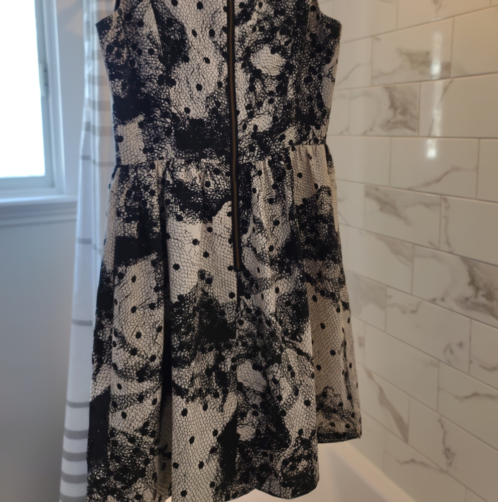 Black and Cream short party dress - Picture 2 of 3